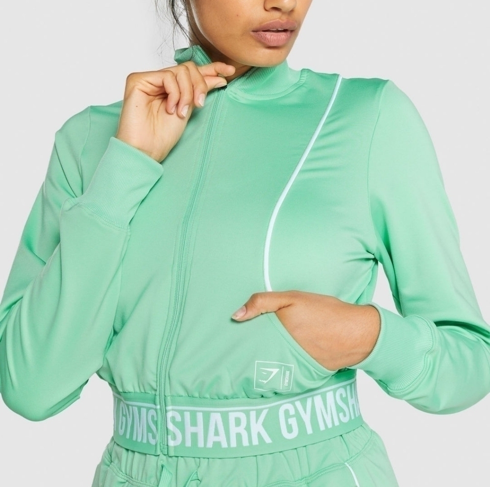 Gymshark Recess Track Top / Full zip crop jacket